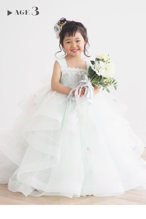 淡いブルーグリーンとレースのリボンの3歳用女の子ドレス