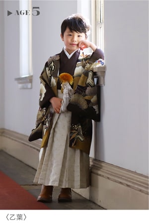 乙葉の5歳用伝統柄羽織袴