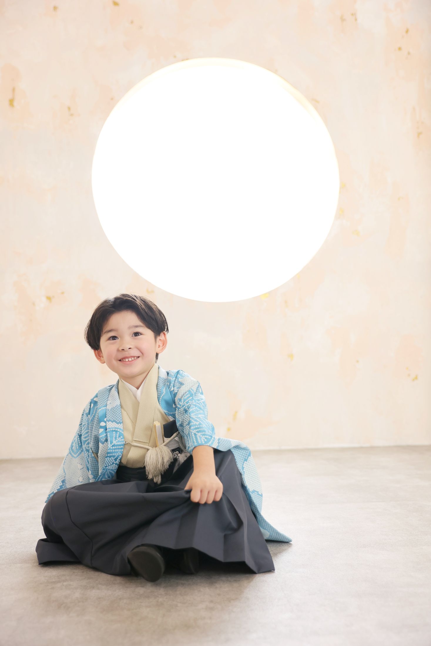 着物、羽織袴を着た5歳の男の子。ららぽーと湘南平塚での七五三のスタジオ撮影。神奈川県平塚市天沼10-1 ららぽーと湘南平塚 3F