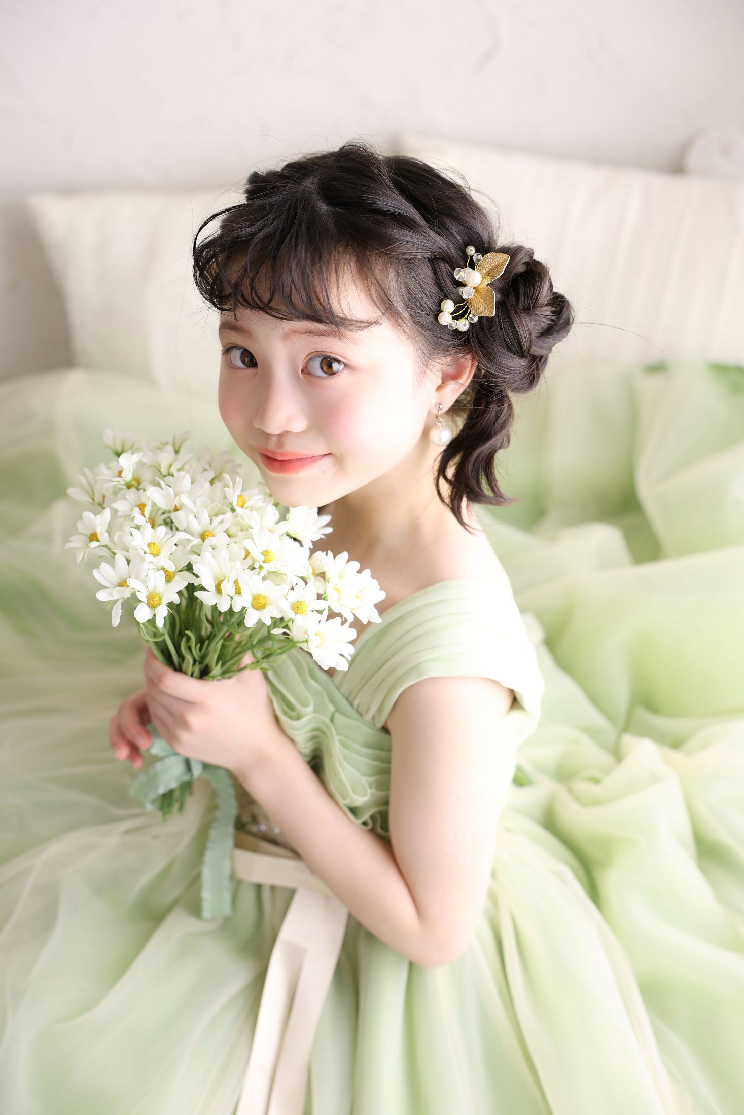 着物を着た7歳の女の子。おおとりでの七五三のスタジオ撮影。店舗住所：大阪府堺市西区鳳西町1-77-8