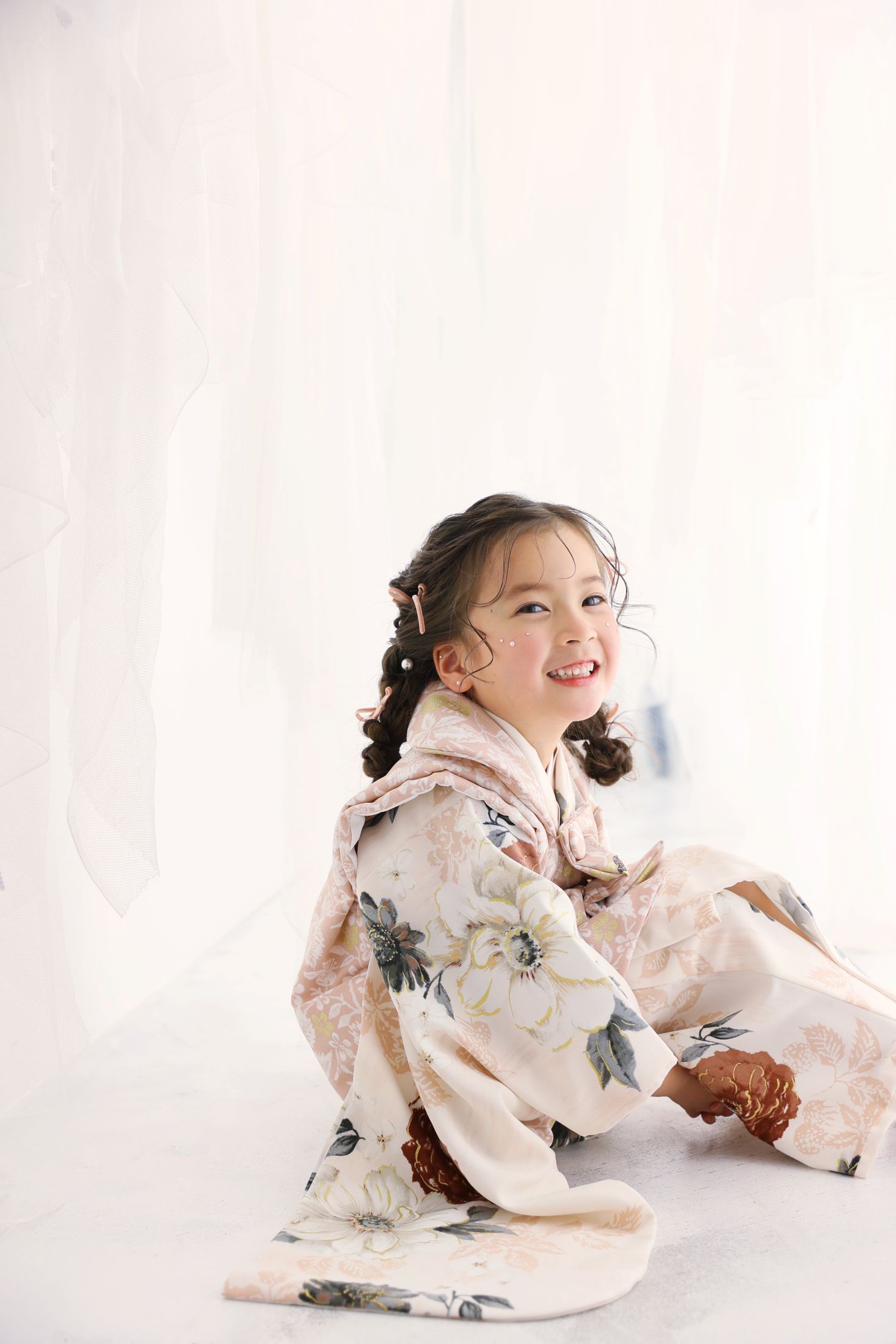着物を着た5歳の女の子。ららぽーと堺での七五三のスタジオ撮影。大阪府堺市美原区黒山22-1 ららぽーと堺 3F