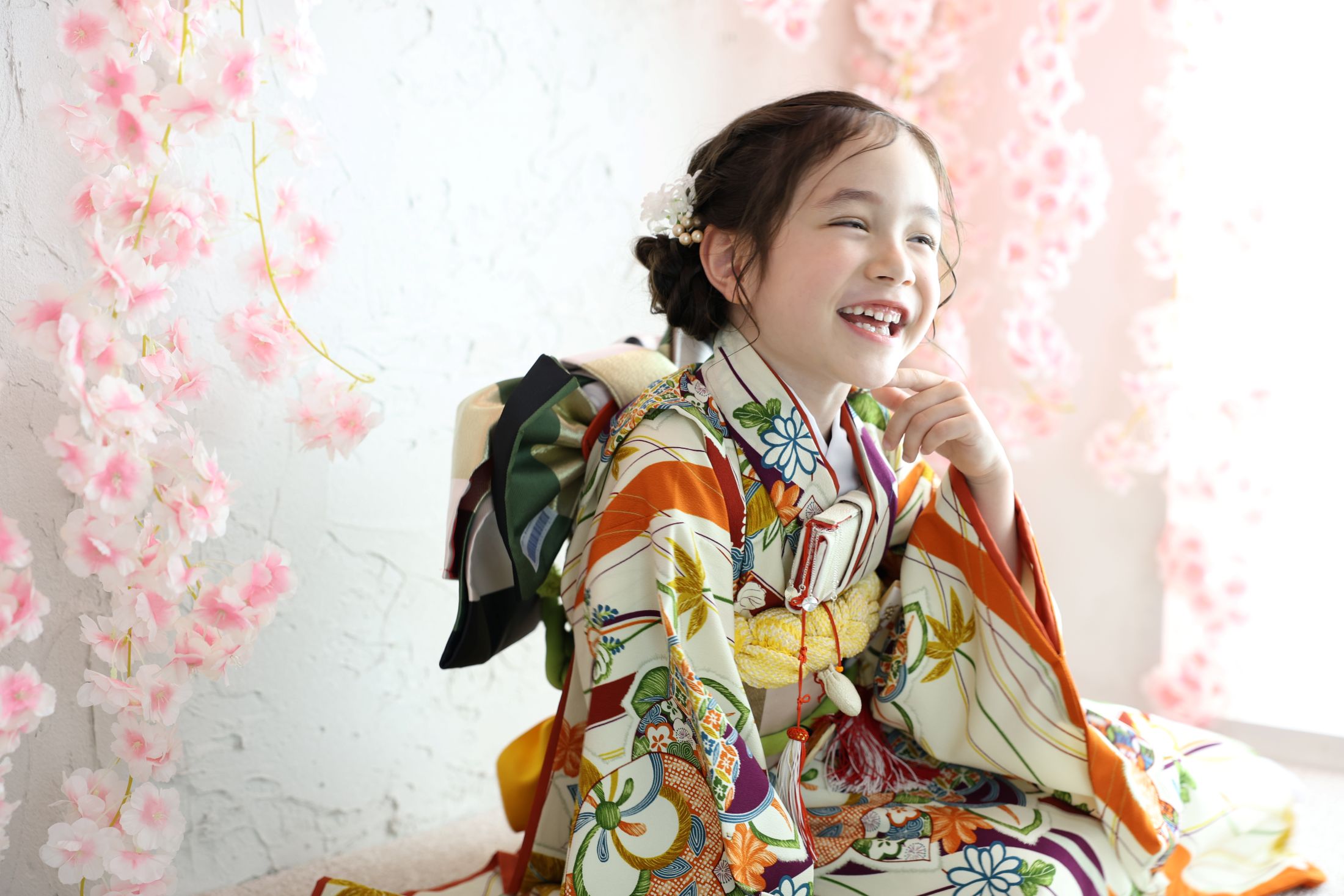 着物を着た7歳の女の子。おおとりでの七五三のスタジオ撮影。店舗住所：大阪府堺市西区鳳西町1-77-8