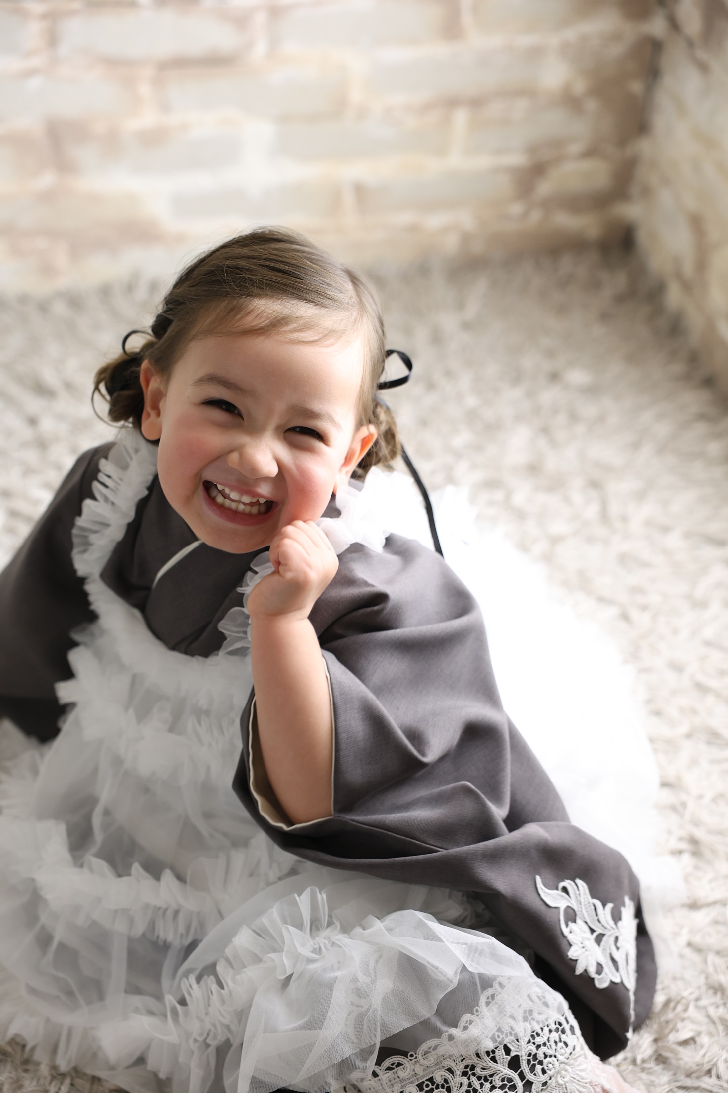 チュールが華やかな新作着物。3歳女の子の七五三撮影。