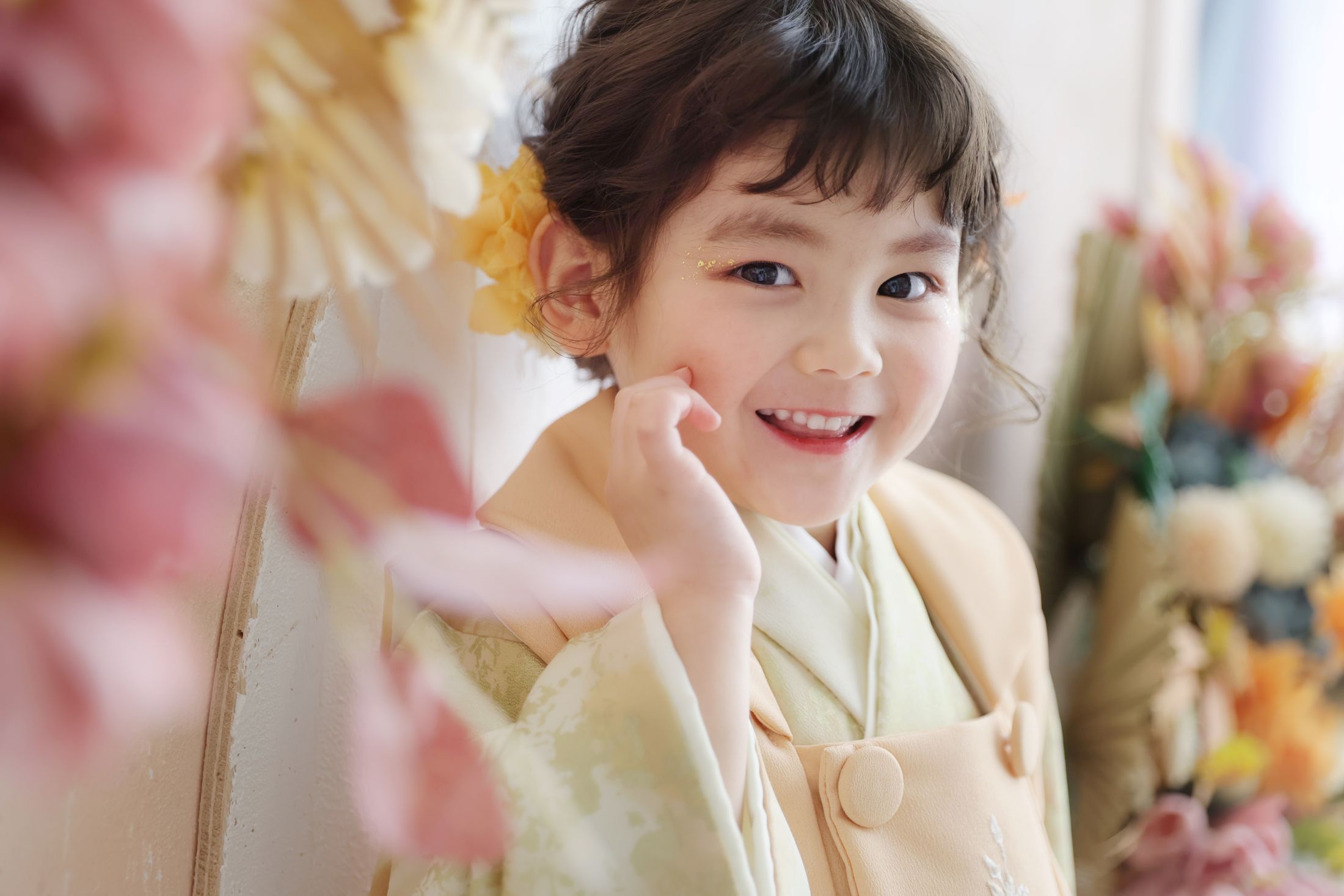 着物を着た3歳の女の子。枚方での七五三のスタジオ撮影。大阪府枚方市招提東町1-1-1