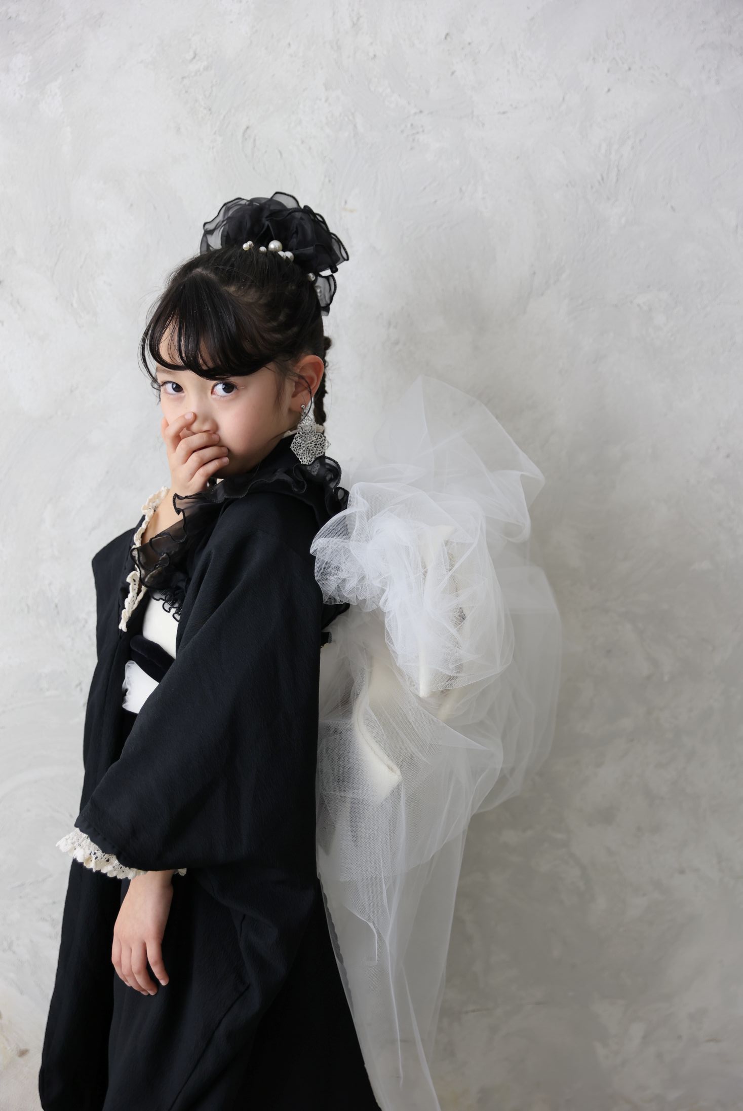 着物を着た7歳の女の子。枚方での七五三のスタジオ撮影。大阪府枚方市招提東町1-1-1