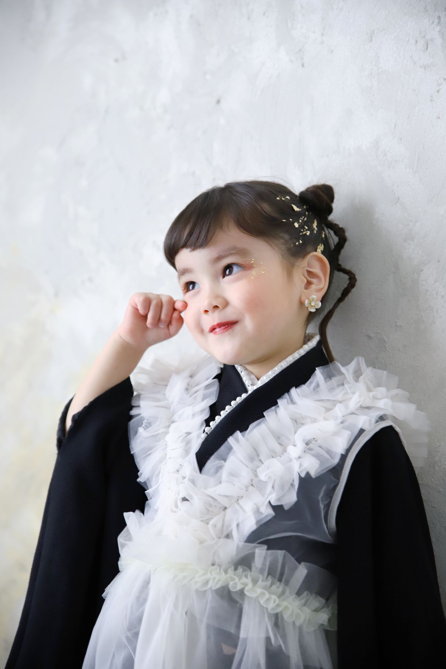 着物を着た5歳の女の子。枚方での七五三のスタジオ撮影。大阪府枚方市招提東町1-1-1
