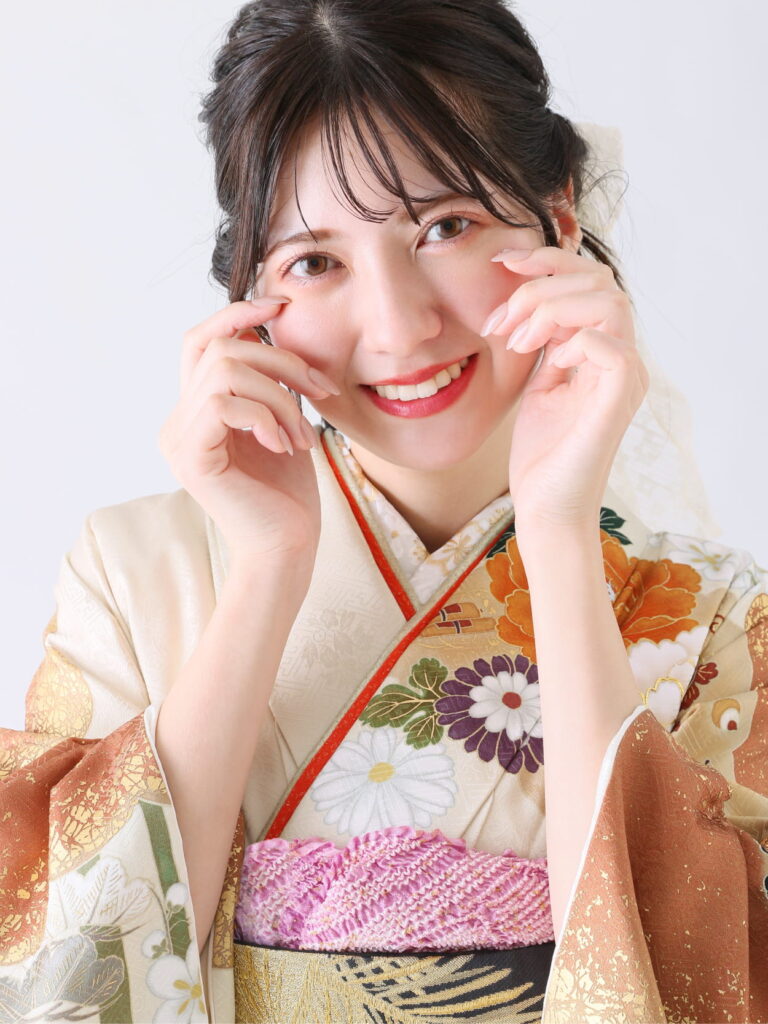 華やかな振袖の着姿｜成人式におすすめの振袖