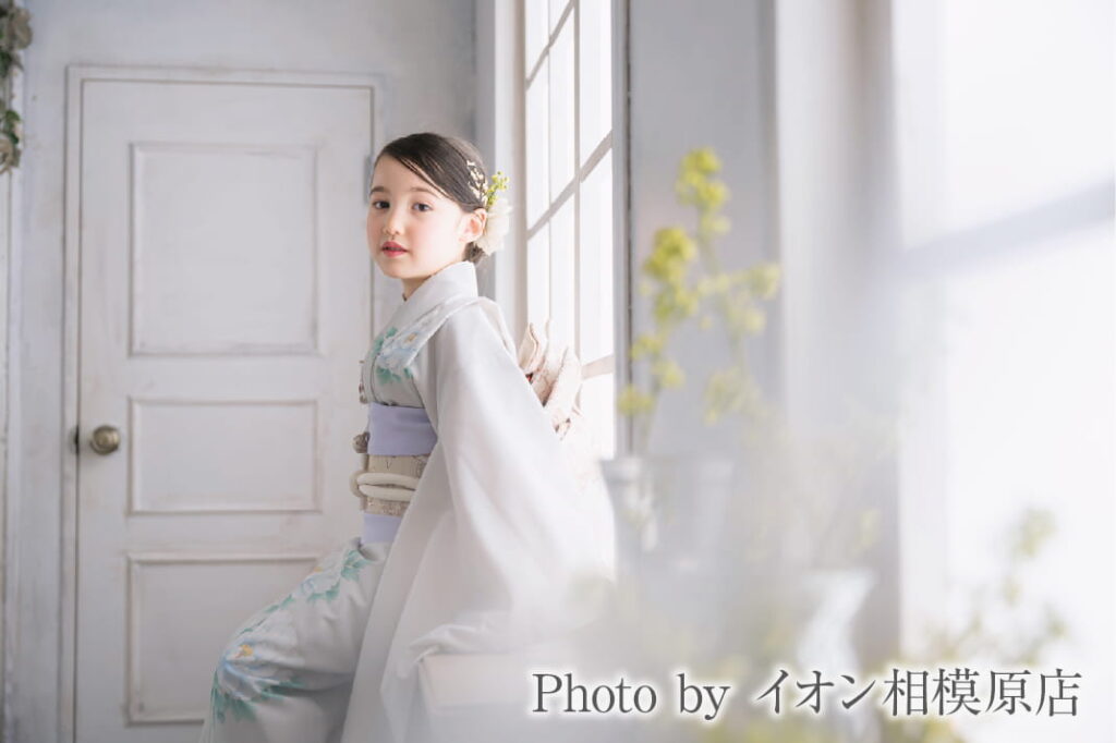 七五三の女の子が着物姿で振り向く写真|STUDIO ARCイオン相模原店