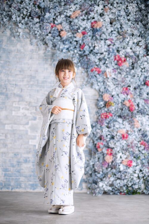 着物をきた女の子。10歳。1/2成人式。横浜でのスタジオ撮影。